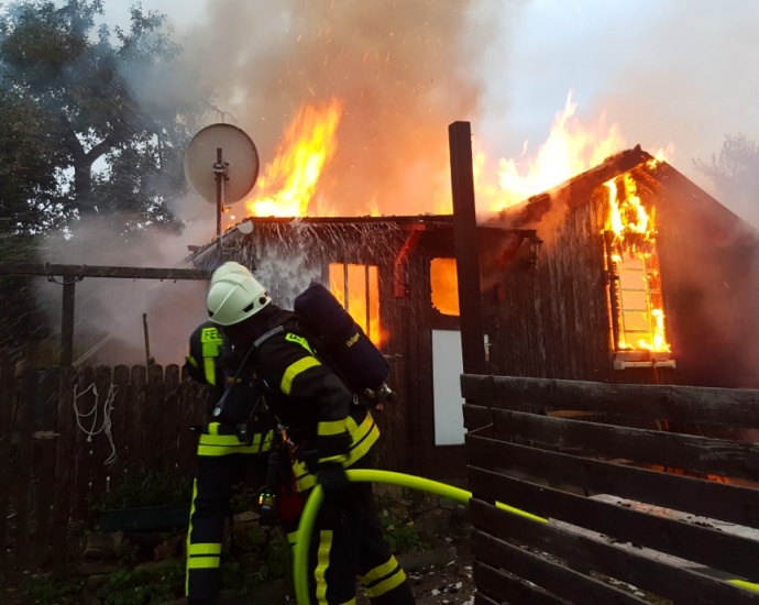 KS: Gartenlauben brannten im Kleingartenverein Hegelsberg