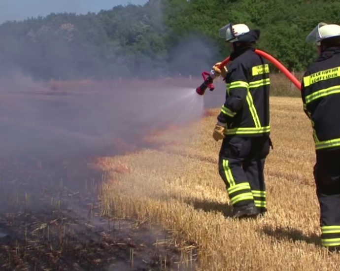 Trockenzeit in der Region – Stoppelfeld brannte bei Lohfelden