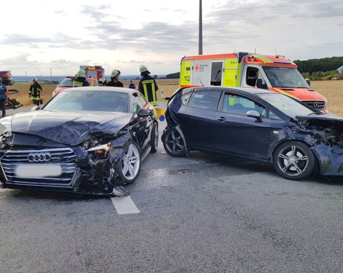 Fünf Verletzte nach Unfall bei Bad Emstal