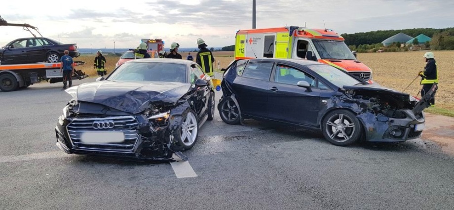 Fünf Verletzte nach Unfall bei Bad Emstal Fünf Verletzte nach Unfall bei Bad Emstal