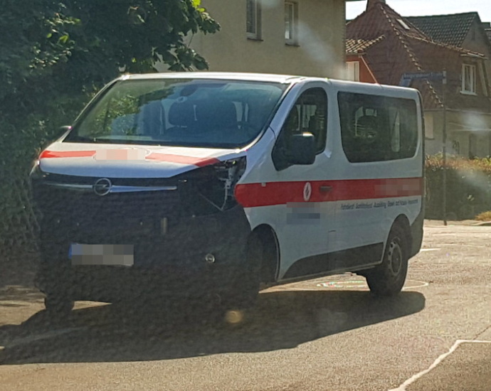KS: Unfall mit Kleinbus in Oberzwehren