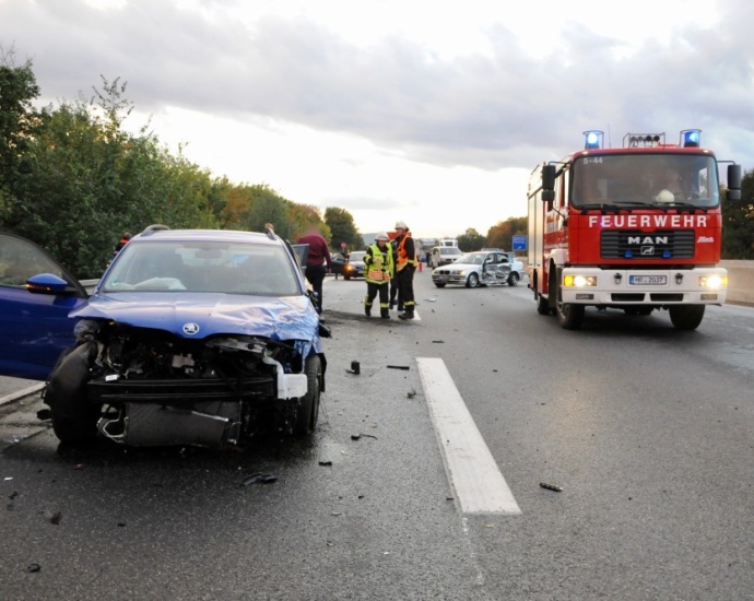 A49: Zwei Verletzte nach Unfall bei Gudensberg A49: Zwei Verletzte nach Unfall bei Gudensberg