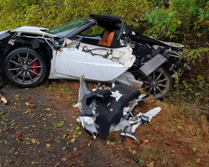 Alfa Romeo Spider – Sportwagen auf B251 verunglückt (Video)