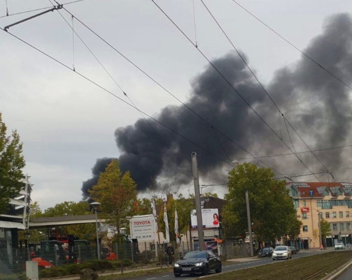 Brand auf Schrottplatz in Kassel