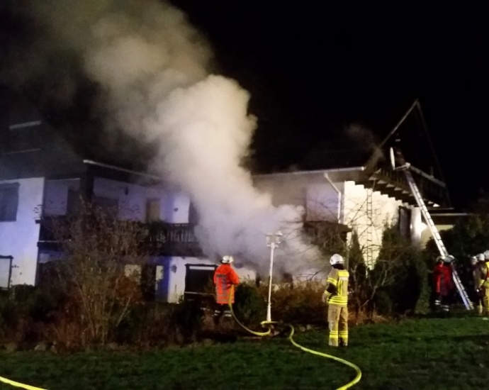 Fünf Verletzte nach Wohnhausbrand – Haustiere gerettet