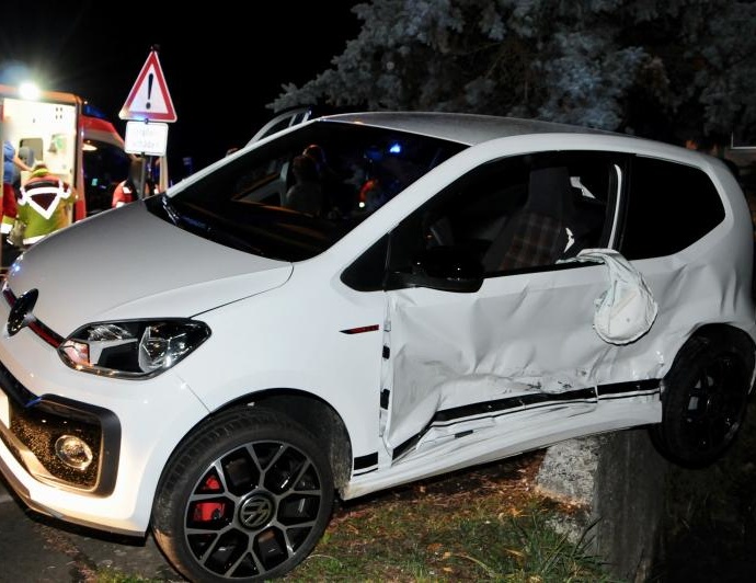 Zwei Verletzte nach Vorfahrtnahme Zwei Verletzte nach Vorfahrtnahme