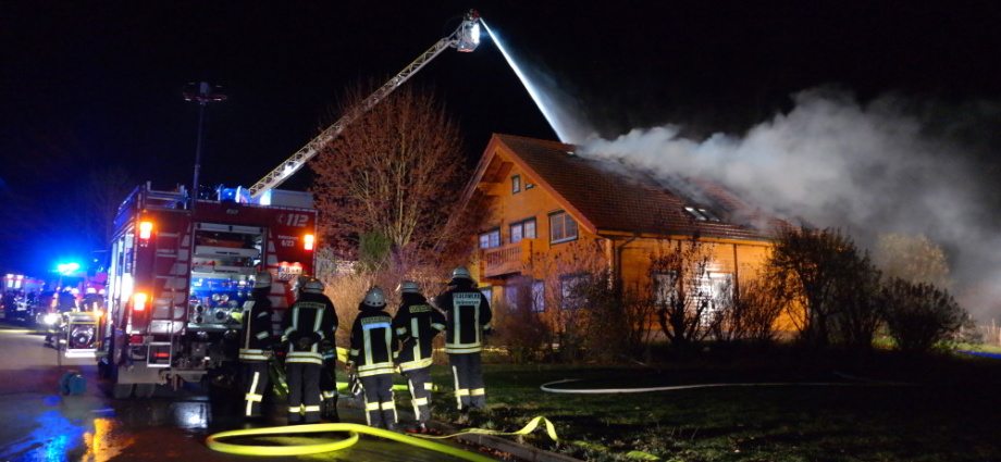 Nach Brand in Lütersheim – Polizei ermittelt wegen Tötungsdelikt (Video) Nach Brand in Lütersheim – Polizei ermittelt wegen Tötungsdelikt (Video)