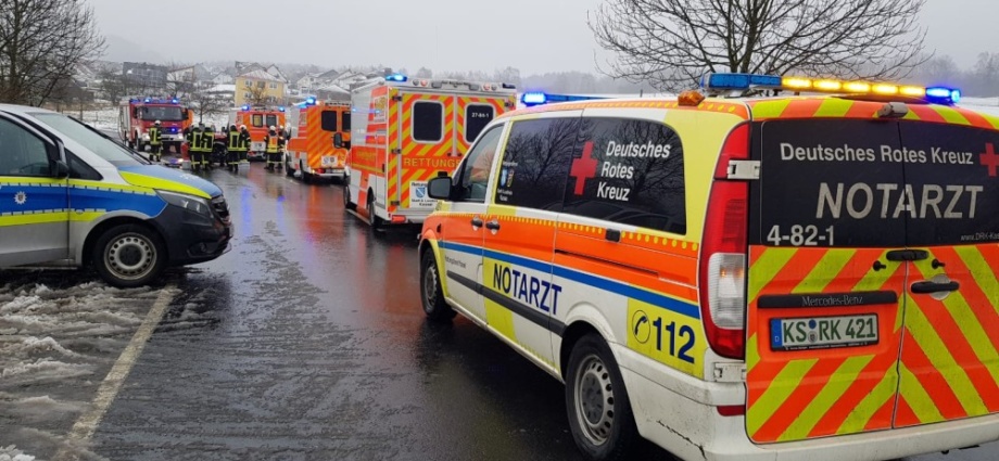 K6: Fünf Verletzte bei Unfall nahe Nieste K6: Fünf Verletzte bei Unfall nahe Nieste