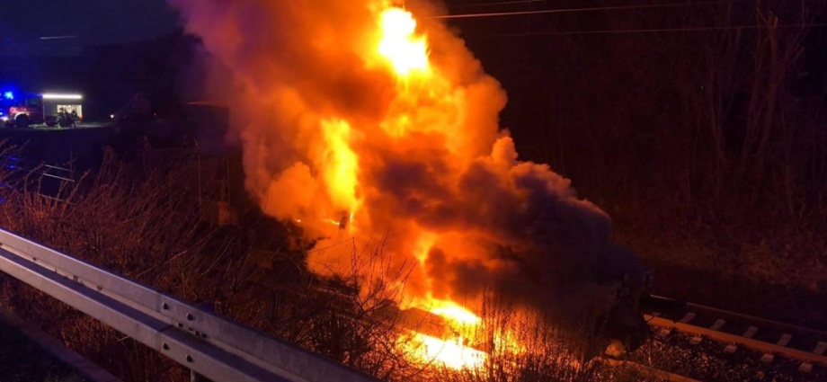 Gleisbaumaschine brannte bei Hofgeismar (Video)