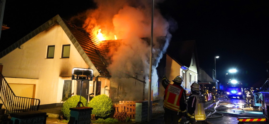 Baunatal: Wohnhaus im Vollbrand (Video)