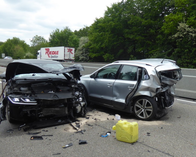 Vier Verletzte nach Unfall auf A7 bei Kassel