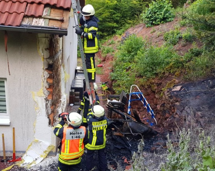 30.000 Euro Sachschaden nach Brand in Helsa 30.000 Euro Sachschaden nach Brand in Helsa