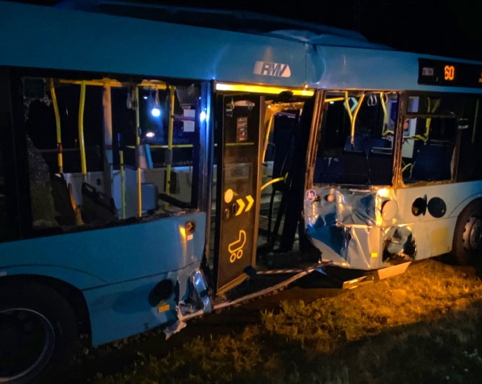 U-Bahn prallt mit Linienbus in Frankfurt zusammen – Drei Verletzte