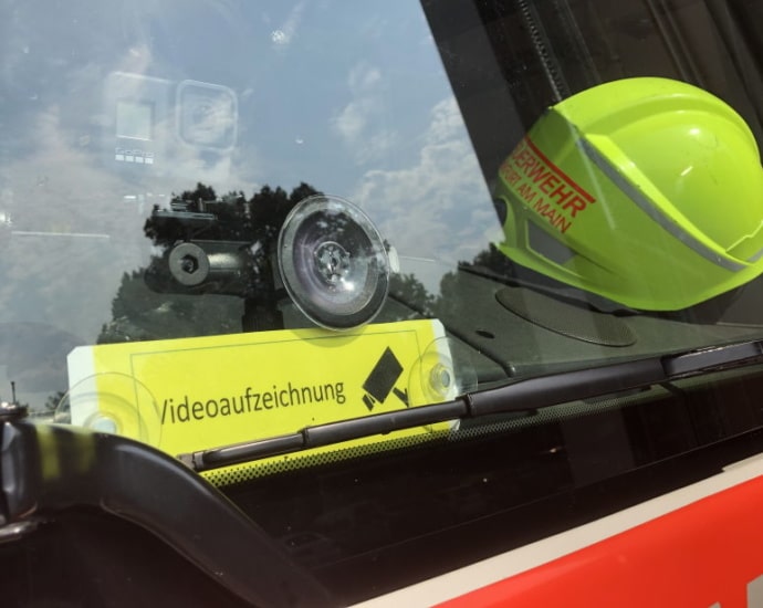 Hilfsfrist – Feuerwehr filmt Verkehrssituation bei Einsatzfahrten Hilfsfrist – Feuerwehr filmt Verkehrssituation bei Einsatzfahrten