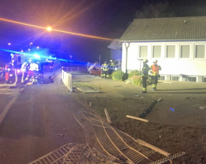 KS: Auto landet auf dem Dach – War Alkohol im Spiel?