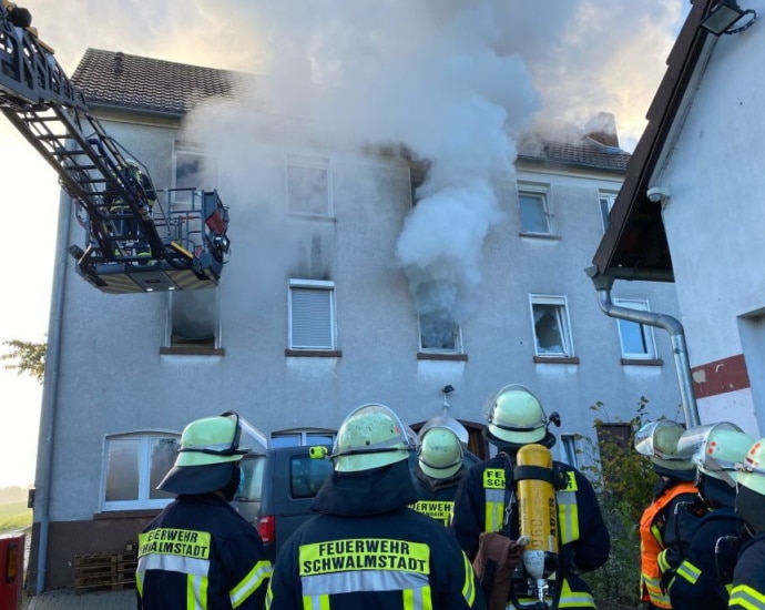 Brand in Hephata-Einrichtung – Zimmerbrand zerstört Wohnhaus Brand in Hephata-Einrichtung – Zimmerbrand zerstört Wohnhaus
