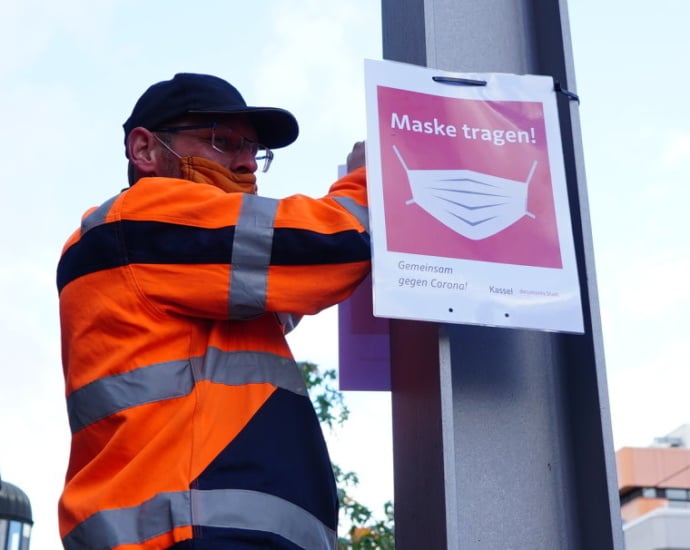 Maskenpflicht – Stadt Kassel hängt hunderte Schilder auf