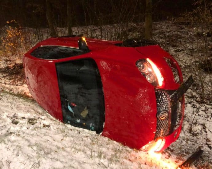 KS: Erster Schneefall sorgt für mehrere Unfälle in wenigen Stunden