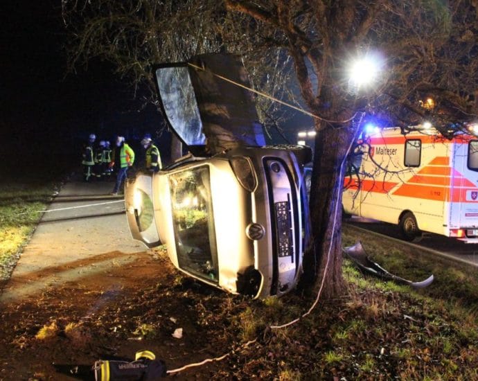 Gudensberg: 18-Jährige bei Alleinunfall verletzt