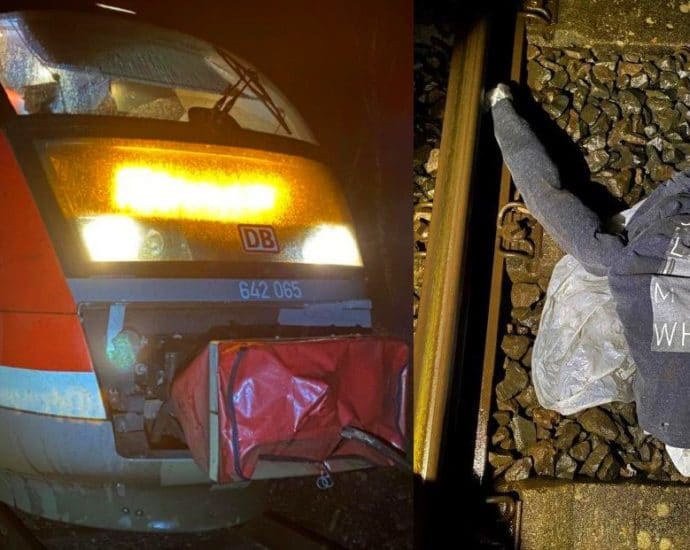 Schock für einen Lokführer – Zug überfährt menschenähnliche Puppe