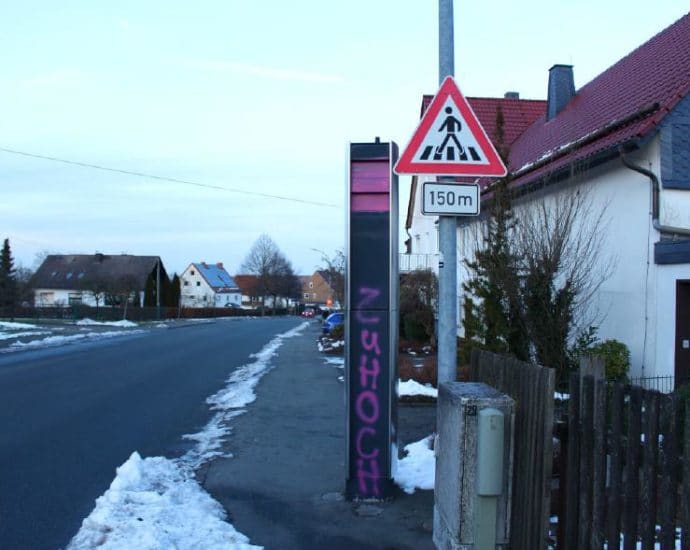 Mindestens 13 Blitzer in Nordhessen beschmiert – Verdächtiger festgenommen Mindestens 13 Blitzer in Nordhessen beschmiert – Verdächtiger festgenommen