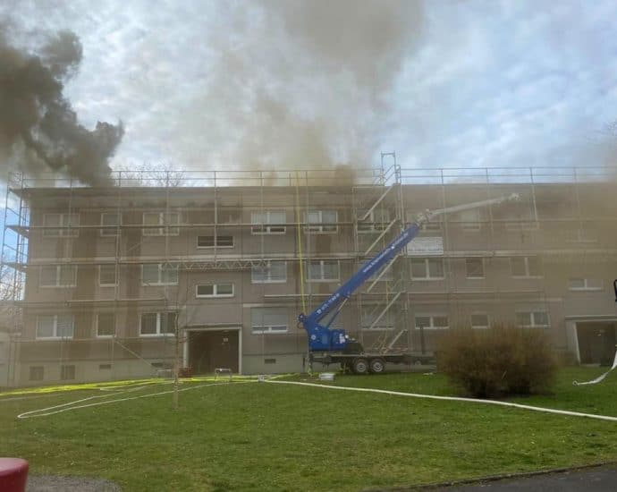 Brand in der Zwischendecke – Großeinsatz in Fritzlar