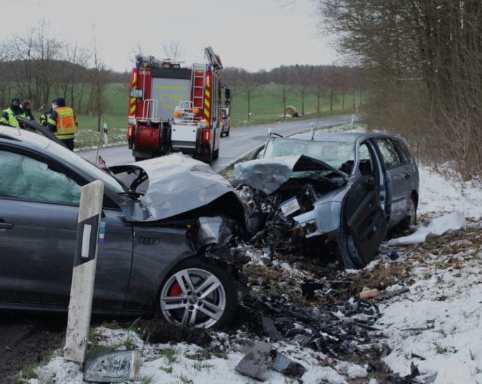 K4 bei Niestetal – 25-Jähriger kommt bei Unfall ums Leben K4 bei Niestetal – 25-Jähriger kommt bei Unfall ums Leben