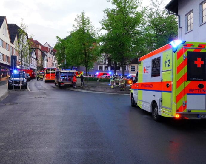 17 Verletzte nach Küchenbrand in der Warburger Innenstadt 17 Verletzte nach Küchenbrand in der Warburger Innenstadt