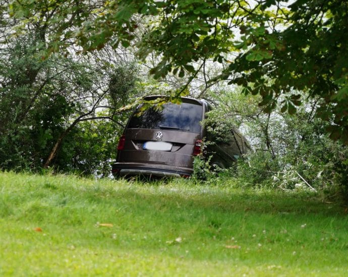 PKW rollt in den Twistesee – Großeinsatz PKW rollt in den Twistesee – Großeinsatz