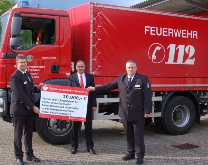 Flutkatastrophe: 10.000 Euro für verstorbene Feuerwehrmitglieder