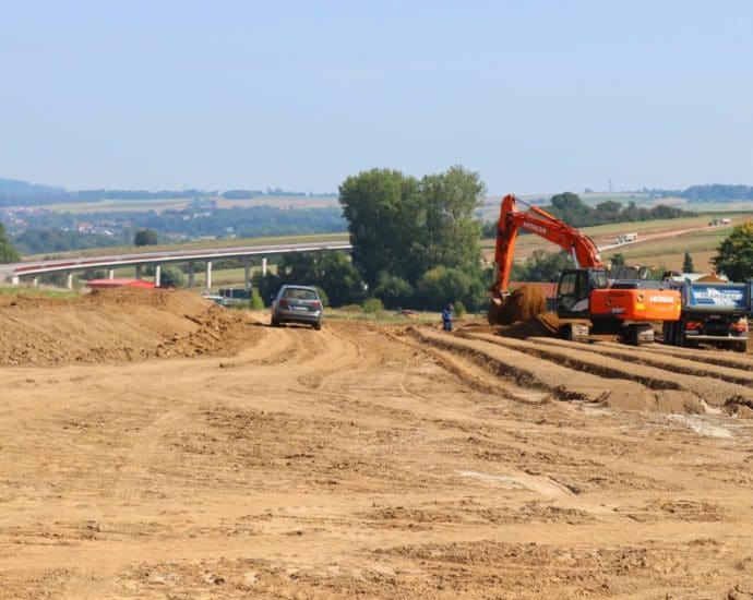 Beginn der Erdarbeiten an der Ortsumfahrung Calden – Erstes Teilstück soll Ende 2022 fertig sein