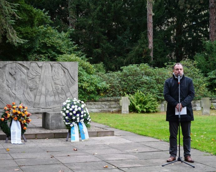 Kranzniederlegung anlässlich der Zerstörung Kassels vor 78 Jahren