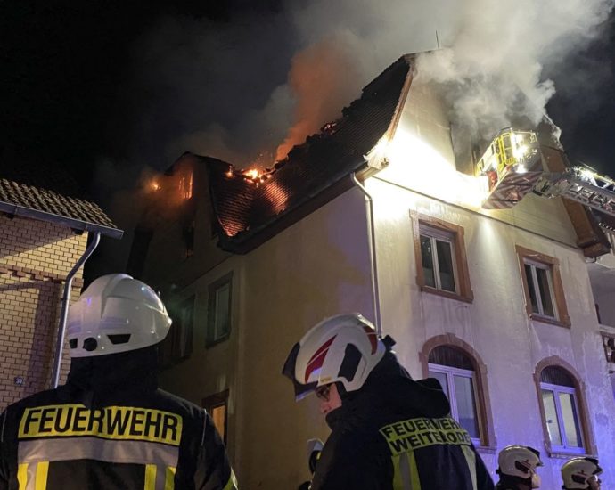 16 Bewohner nach Dachstuhlbrand in Bebra evakuiert