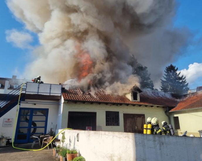KS: Brand in der Kohlenstraße durch zündelnde Kinder verursacht KS: Brand in der Kohlenstraße durch zündelnde Kinder verursacht