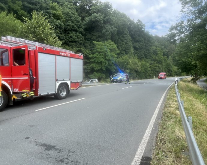 Tödlicher Alleinunfall auf der B3 bei Fuldatal