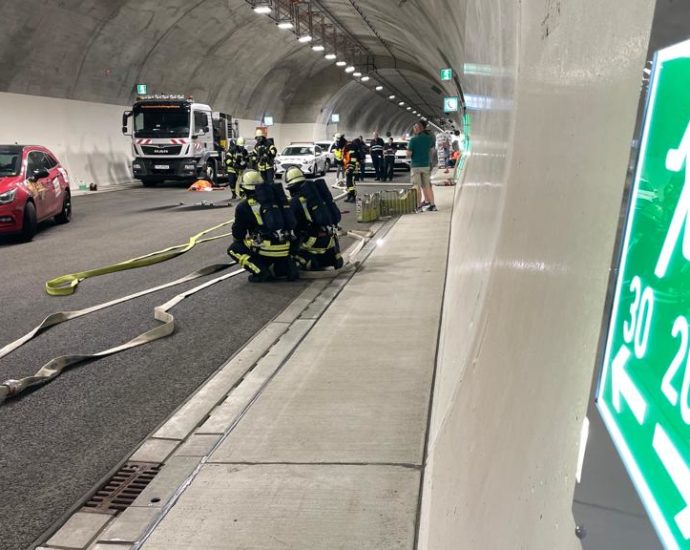 150 Einsatzkräfte bei A49 Tunnel-Übung (VIDEO)