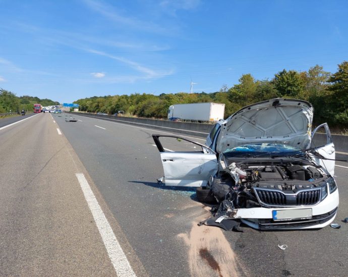 KS: Zwei Verletzte nach Unfall auf A7 KS: Zwei Verletzte nach Unfall auf A7
