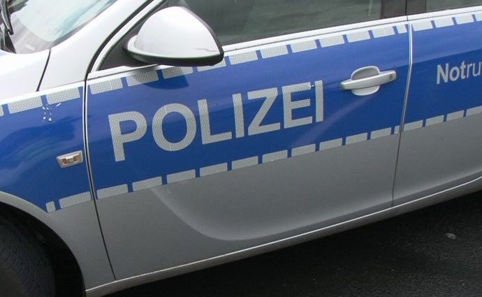 Unbekannte überfallen Tankstelle in Habichtswald