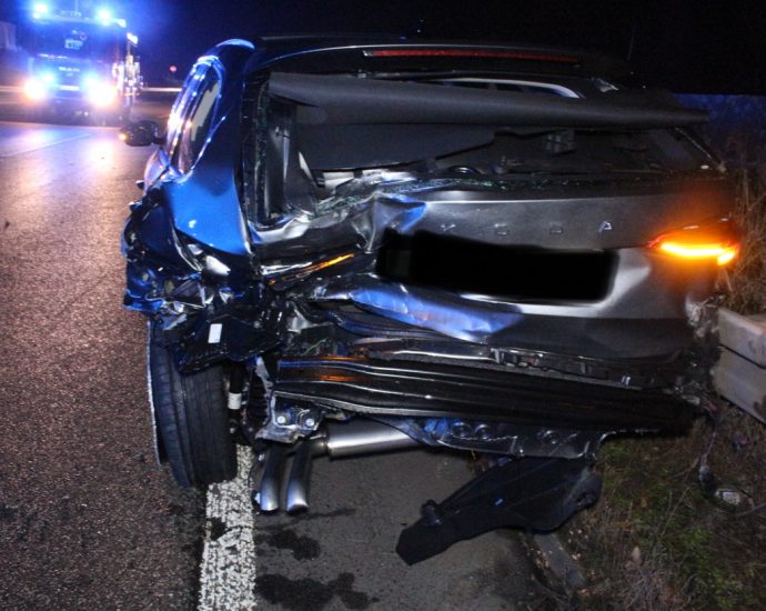 KS: Drei Verletzte nach Verkehrsunfall auf A7