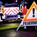 Kerze setzt Wohnung in Brand – Großeinsatz in Kassel