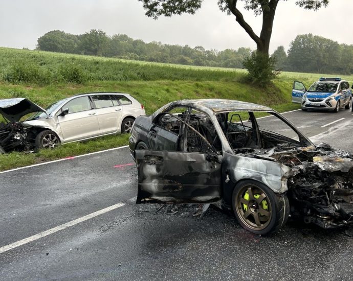 HOG: PKW geht nach Unfall in Flammen auf – Zwei Schwerverletzte HOG: PKW geht nach Unfall in Flammen auf – Zwei Schwerverletzte