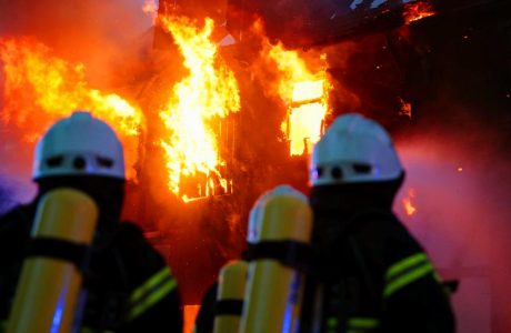 Osthessen: Scheunenbrand greift auf Wohnhaus in Sellnrod über