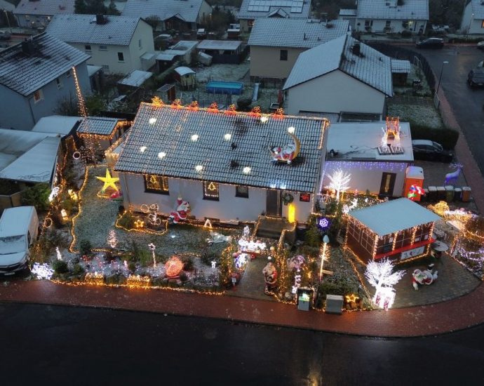 100.000 Lichter – Weihnachtshaus in Ahnatal strahlt wieder (VIDEO)