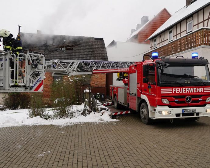 Drei Verletzte nach Brand in Dörnberg Drei Verletzte nach Brand in Dörnberg