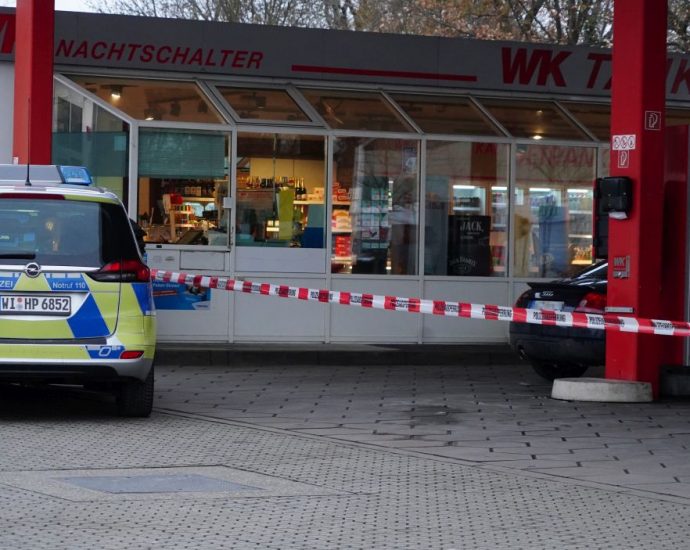 KS: Streit auf Tankstellengelände – Mann mit Messer angegriffen – Tatverdächtiger festgenommen