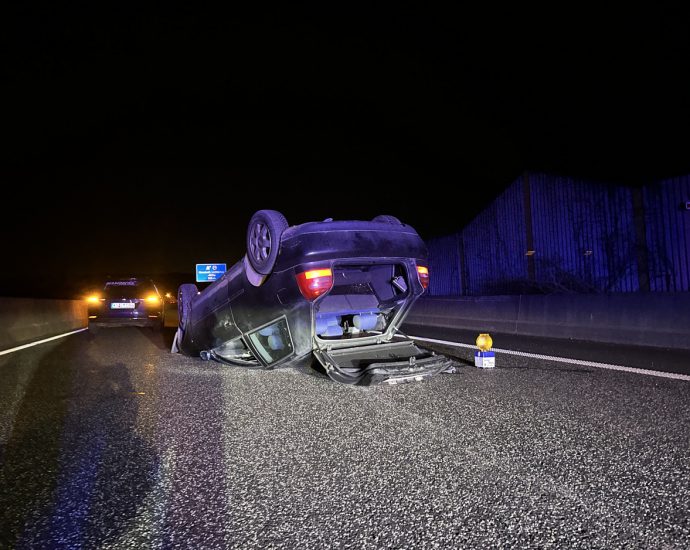 A44 bei HeLi: Insassen nach Unfall auf der Flucht