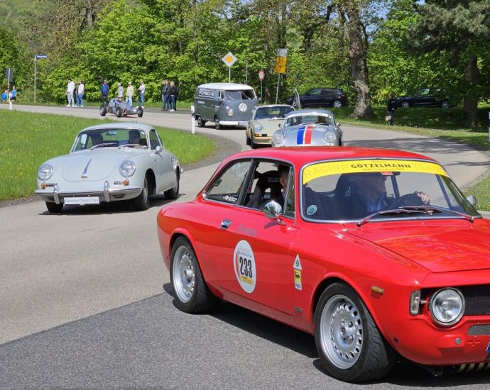 Historische Fahrzeuge fuhren durch den Bergpark – Fotostrecke und Video