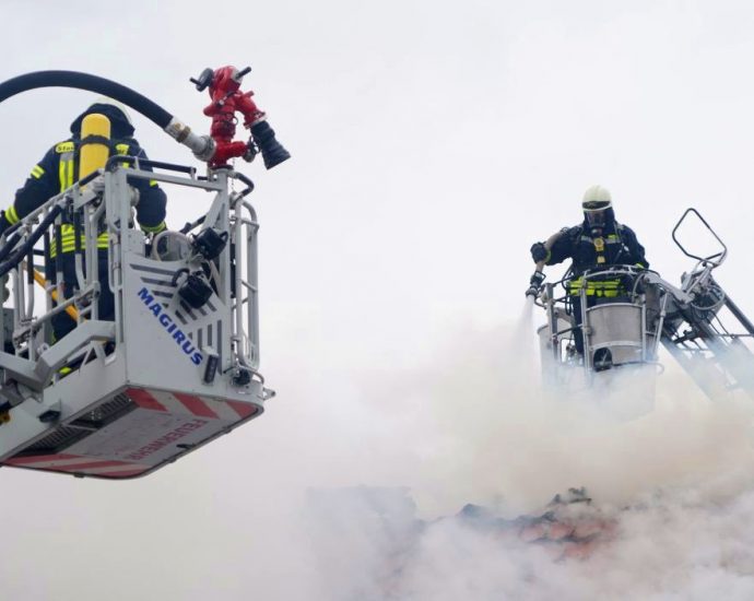 Hoher Schaden bei Dachstuhlbrand in Weidenhausen