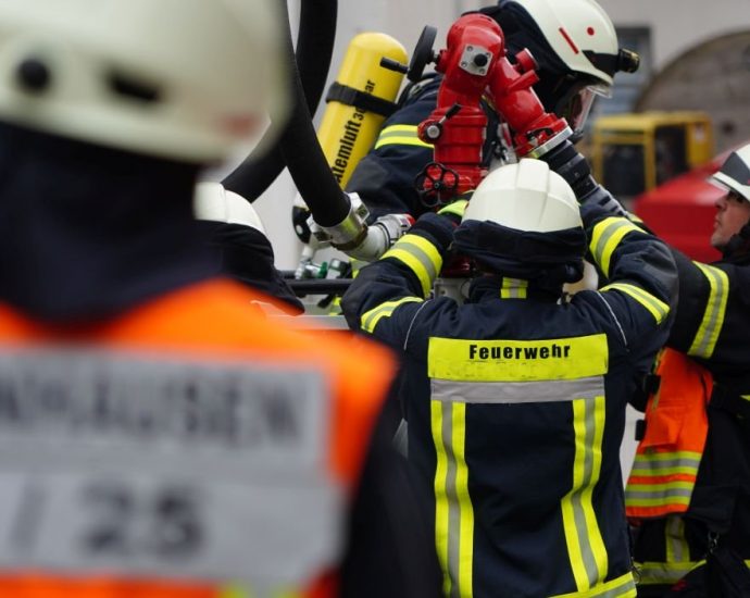 Nach 93 Stunden: Schwelbrand im Mainova-Kraftwerk Frankfurt weitgehend gelöscht Nach 93 Stunden: Schwelbrand im Mainova-Kraftwerk Frankfurt weitgehend gelöscht