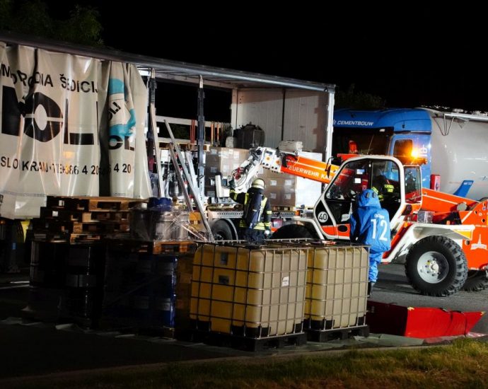 Gefahrguteinsatz auf Rastanlage Bühleck – 120 Einsatzkräfte stundenlang im Einsatz Gefahrguteinsatz auf Rastanlage Bühleck – 120 Einsatzkräfte stundenlang im Einsatz